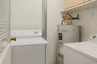 2501 Canterbury Ln E, Seattle, WA 98112 - Photo 9