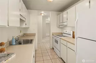 2501 Canterbury Ln E, Seattle, WA 98112 - Photo 5