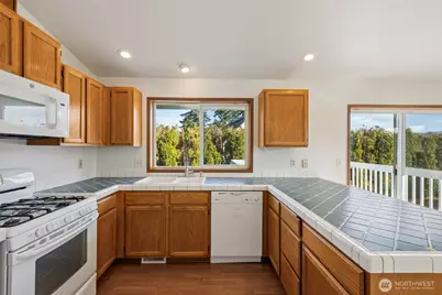 537 Burger Place, Enumclaw, WA 98022 - Photo 11