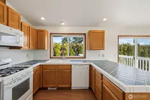 537 Burger Pl, Enumclaw, WA 98022 - Photo 11