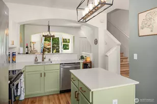 3737 S Holly Park Dr, Seattle, WA 98118 - Photo 15