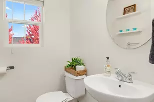 3737 S Holly Park Dr, Seattle, WA 98118 - Photo 17