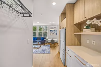 8547 Evanston Avenue N, Seattle, WA 98103 - Photo 19