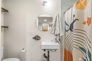 8547 Evanston Ave N, Seattle, WA 98103 - Photo 23