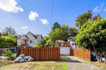 2305 24th Avenue S, Seattle, WA 98144 - Photo 1