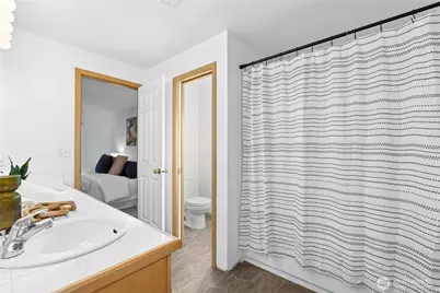 14348 Wallingford Avenue N, Seattle, WA 98133 - Photo 17