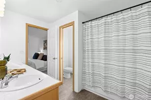 14348 Wallingford Ave N, Seattle, WA 98133 - Photo 17