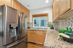 14348 Wallingford Ave N, Seattle, WA 98133 - Photo 9