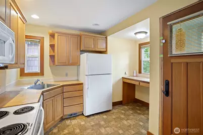 7400 32nd Ave NW, Seattle, WA 98117 - Photo 11