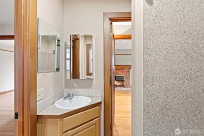 7400 32nd Ave NW, Seattle, WA 98117 - Photo 17