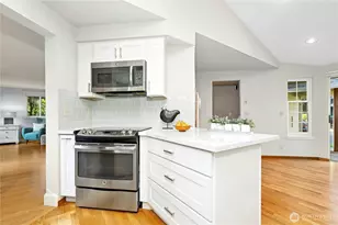 15865 Northup Way, Bellevue, WA 98008 - Photo 9