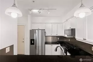 530 4th Ave W, Seattle, WA 98119 - Photo 5