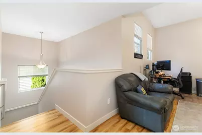 23124 NE 8th Place, Sammamish, WA 98074 - Photo 17