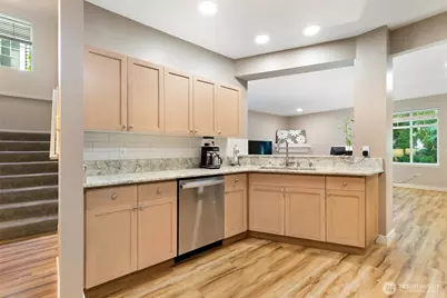 23124 NE 8th Place, Sammamish, WA 98074 - Photo 13