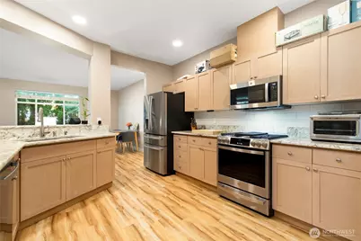 23124 NE 8th Place, Sammamish, WA 98074 - Photo 11