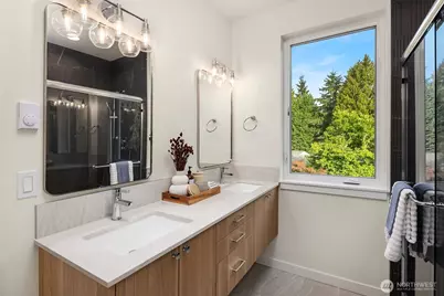 10827 11th Avenue NE, Seattle, WA 98125 - Photo 13