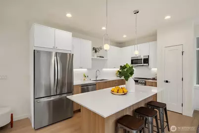 10827 11th Avenue NE, Seattle, WA 98125 - Photo 3