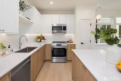 10827 11th Avenue NE, Seattle, WA 98125 - Photo 5