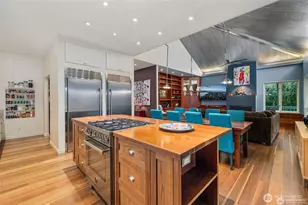 4712 SW Brace Point Dr, Seattle, WA 98136 - Photo 11