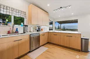 520 Columbia St, Cathlamet, WA 98612 - Photo 17