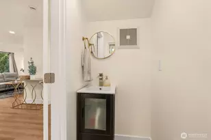 9253 6th Ave NW, Seattle, WA 98117 - Photo 9