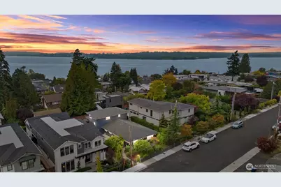 221 8th Avenue W, Kirkland, WA 98033 - Photo 3
