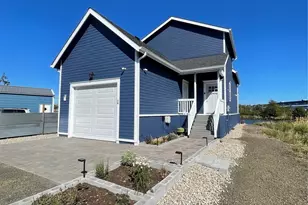 345 Island Ln, Raymond, WA 98577 - Photo 3