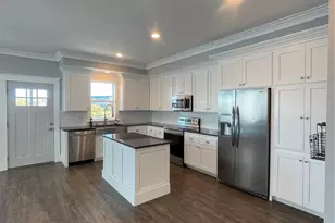 345 Island Ln, Raymond, WA 98577 - Photo 5