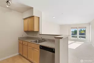 300 High School Rd NE, Bainbridge Island, WA 98110 - Photo 7