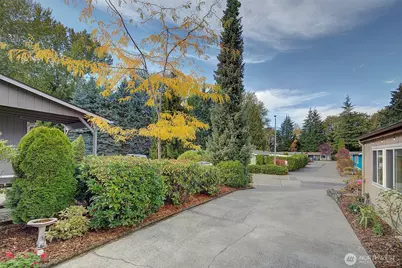 17308 Woodcrest Drive NE, Bothell, WA 98011 - Photo 35