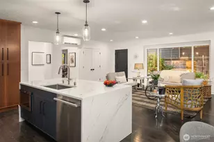 4318 NE 41st St, Seattle, WA 98105 - Photo 9