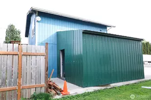 136 First St, Sumas, WA 98295 - Photo 3