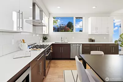 700 S Willow St, Seattle, WA 98108 - Photo 11