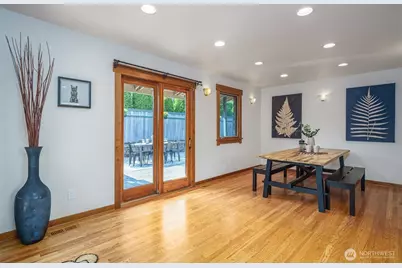 937 N 71st Street, Seattle, WA 98103 - Photo 17