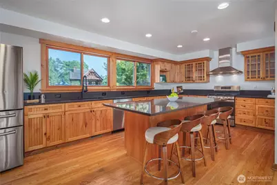 937 N 71st Street, Seattle, WA 98103 - Photo 13