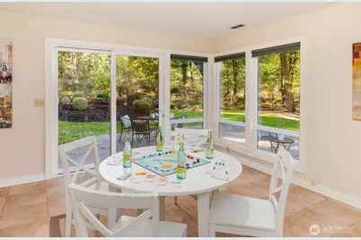 642 213th Place NE, Sammamish, WA 98074 - Photo 35