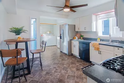 1724 Iron Street, Bellingham, WA 98225 - Photo 9