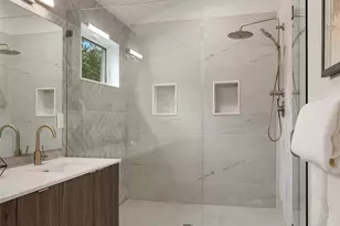 215 NE 123rd St, Seattle, WA 98125 - Photo 31