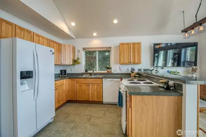 544 Sand Dune Avenue SW, Ocean Shores, WA 98569 - Photo 11