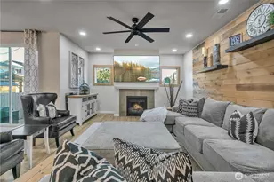 463 Petersen Dr E, Enumclaw, WA 98022 - Photo 17