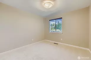 17217 NE 14th St, Bellevue, WA 98008 - Photo 23