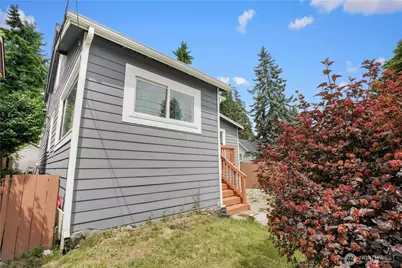 8739 17th Avenue NW, Seattle, WA 98117 - Photo 25