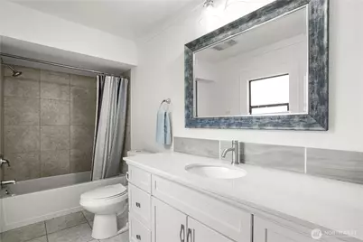 8739 17th Avenue NW, Seattle, WA 98117 - Photo 17