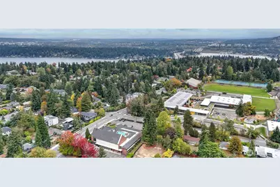 4025 86th Avenue SE, Mercer Island, WA 98040 - Photo 9