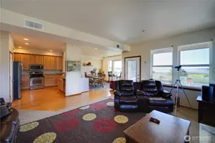 1850 SW Scenic Heights St, Oak Harbor, WA 98277 - Photo 11