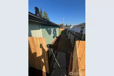 915 E 52nd Street, Tacoma, WA 98404 - Photo 5