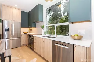 7341 21st Ave NE, Seattle, WA 98115 - Photo 9