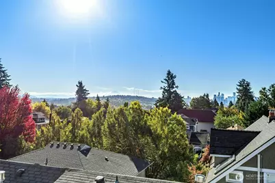 4411 Meridian Avenue N, Seattle, WA 98103 - Photo 27