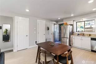 105 James St, Longview, WA 98632 - Photo 11