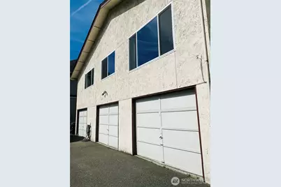 8848 Interlake Avenue N, Seattle, WA 98103 - Photo 3